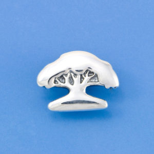 Image of silver oak pin