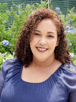 Head shot photo of Julie Henriquez Aldana