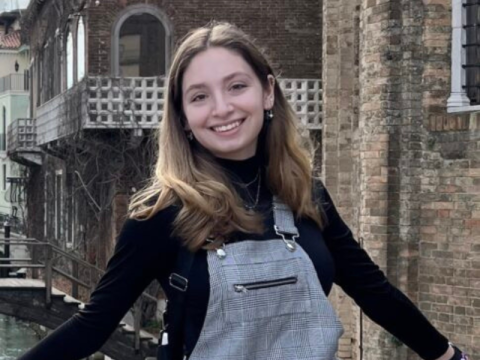 Aimee Bowling headshot